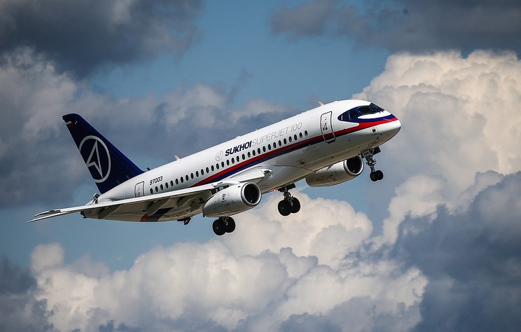 Тестовый самолет SSJ-100 совершил жесткую посадку в аэропорту Жуковский