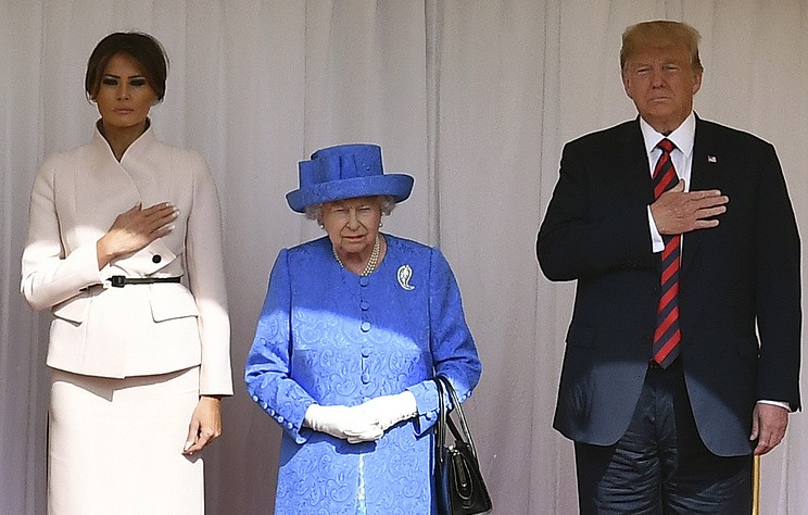 Трамп стал 12-м президентом США, встретившимся с королевой Елизаветой II