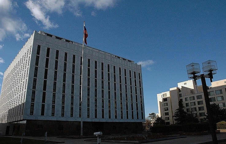 Посольство РФ в США отвергло утверждения о российском влиянии на протесты в Шарлотсвилле