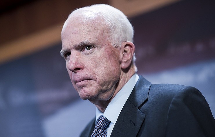 Политические деятели выразили соболезнования в связи со смертью сенатора Маккейна