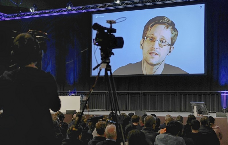Сноуден заявил, что не работает на правительство России