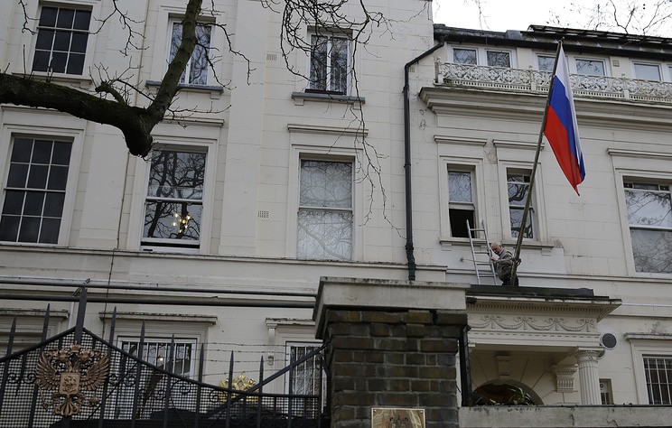 Посольство РФ: Лондон поторопился с назначением виновных в инциденте в Солсбери