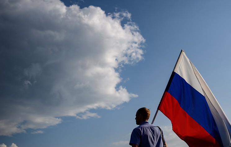 Северный Кавказ отметил День флага России флешмобами, концертами и горным бегом