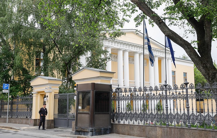 СМИ: Греция отзовет двух своих дипломатов после зеркальных мер Москвы