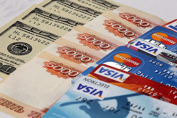 Блокировки банковских карт усилились: чего нельзя делать со своими деньгами