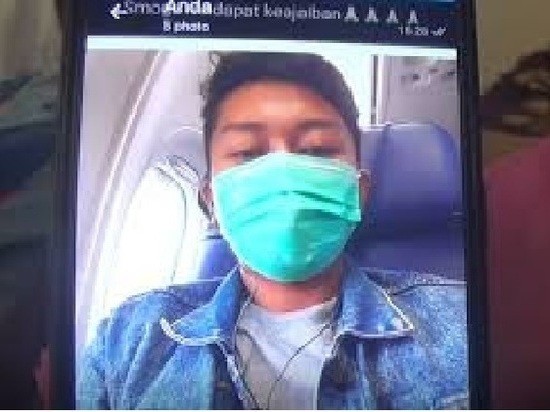 Пассажир разбившегося индонезийского Boeing отправил жене селфи перед смертью