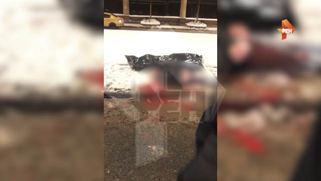 РЕН ТВ публикует фото с места убийства таксиста в Москве