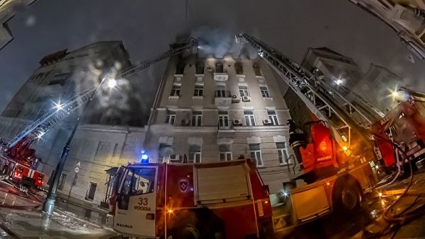 Восстанавливать горевший в центре Москвы дом будут полгода