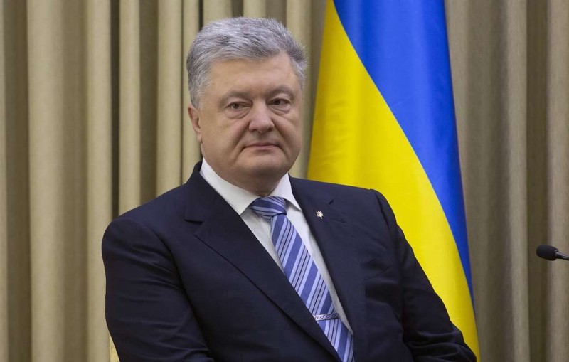 Порошенко поддержал "забывших о празднике" 23 февраля украинцев