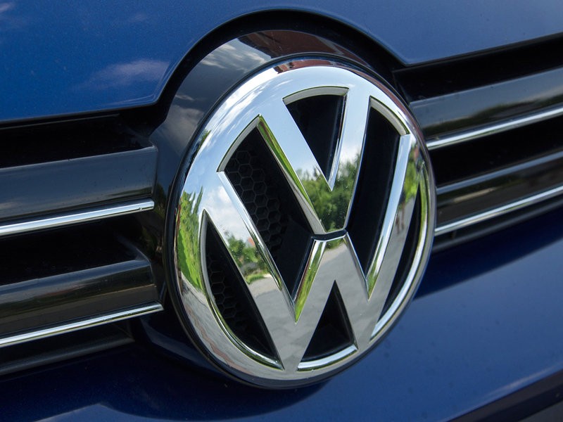  В Сети появились ФОТО Volkswagen Golf нового поколения без камуфляжа