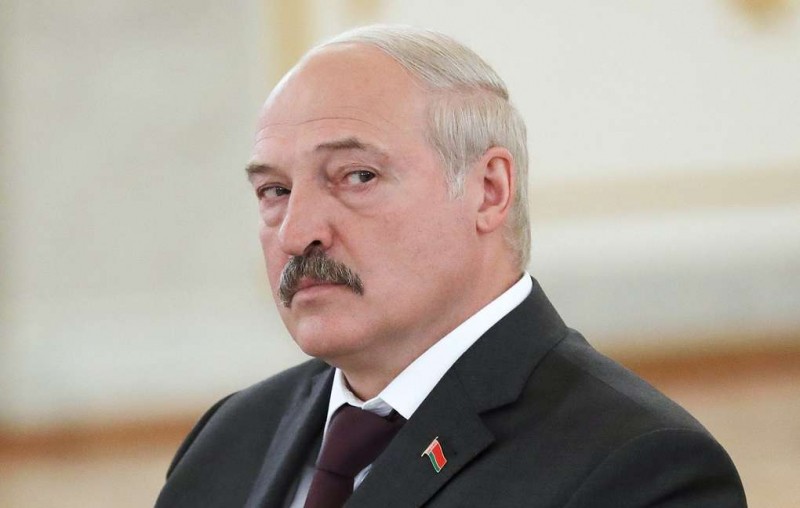 Лукашенко заявил, что Россия сама бросает Белоруссию в объятия Запада