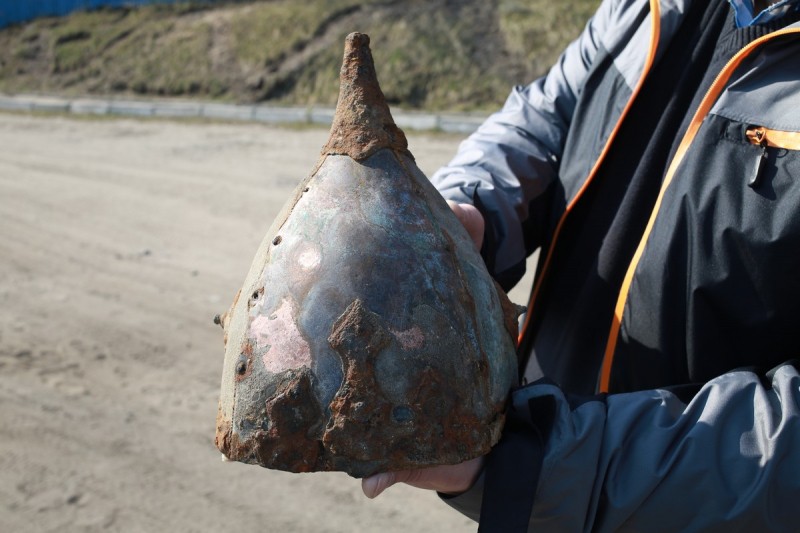 На берегу Березины нашли старинный шлем X века. И он хорошо сохранился