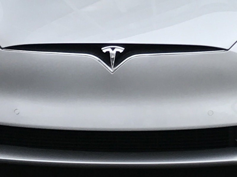  Fiat Chrysler заплатит Tesla, чтобы избежать штрафов за чрезмерные выбросы своих машин в ЕС