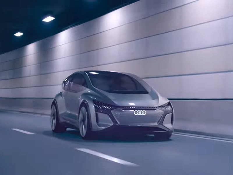  Audi представила электрический хэтчбек с убирающимся рулем (ВИДЕО)