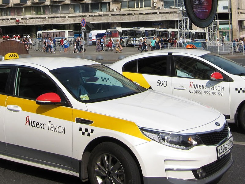  Сервис "Яндекс.Такси" начал тестировать в Москве услугу вызова водителя для личного автомобиля