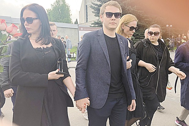 Прощальный скандал Сергея Доренко: кто и зачем сорвал похороны радиоведущего