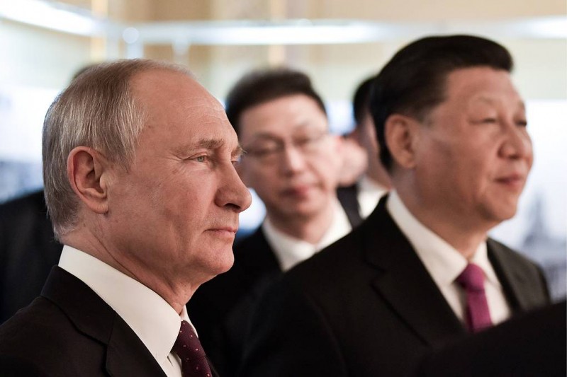 Путин и Си Цзиньпин получили в подарок фрагмент ленты ТАСС 70-летней давности