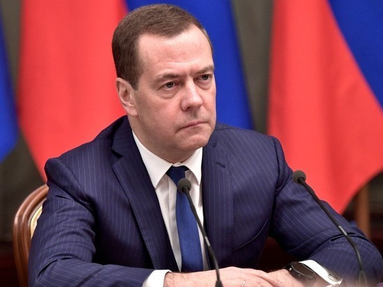 Медведев «распрягся» в адрес Кудрина  из-за слов о бедности