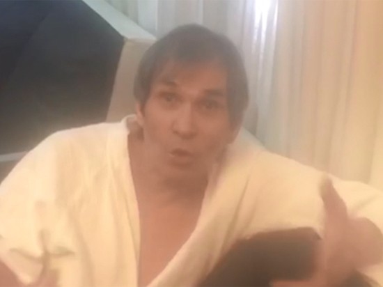 Видео Алибасова в халате после отравления удивило публику