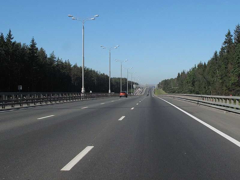  В России поднимут скоростной лимит на магистралях до 130 км/ч