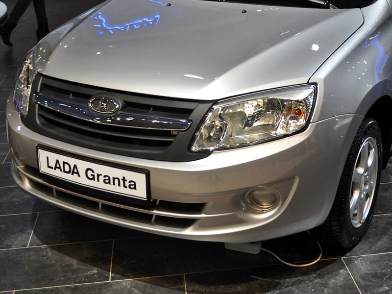  "АвтоВАЗ" поднял цены на Lada Vesta и Granta