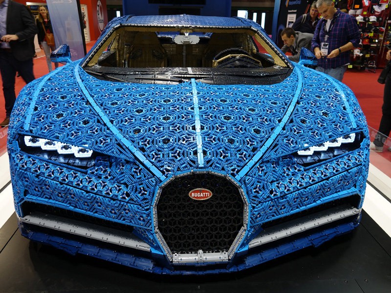  В Москву привезли знаменитую Lego-модель Bugatti Chiron (ФОТО)