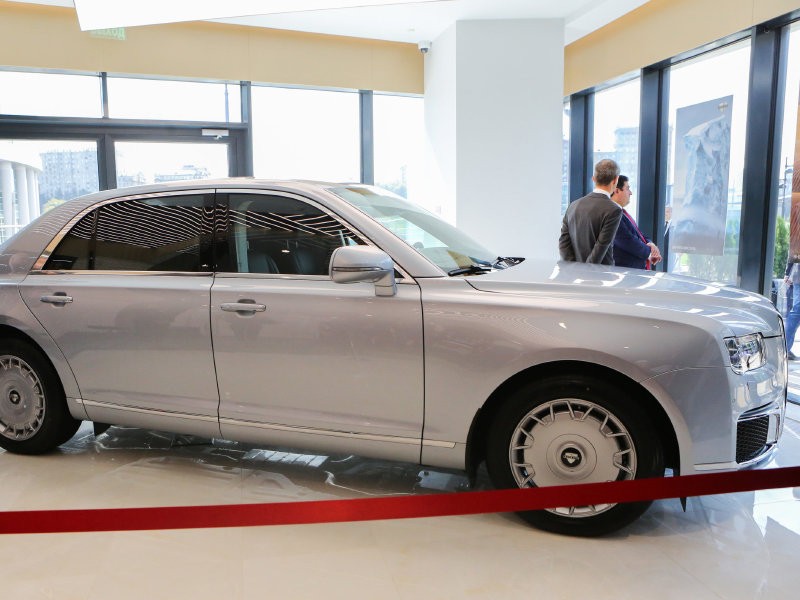  Российский представительский седан Aurus Senat будет стоить 18 млн рублей. Купить Bentley и Maybach можно дешевле