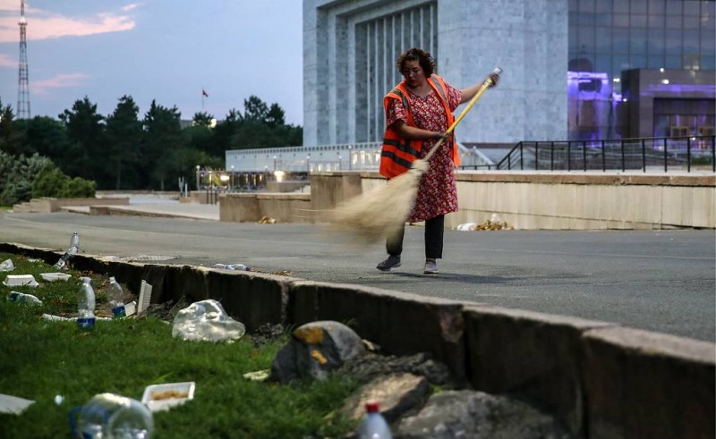Обстановка на улицах Бишкека после ночных беспорядков остается спокойной