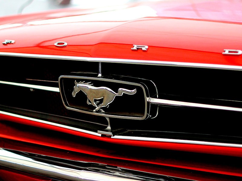  Пользователи сервиса "Яндекс.Драйв" смогут арендовать в Москве два раритетных Ford Mustang (ФОТО) 