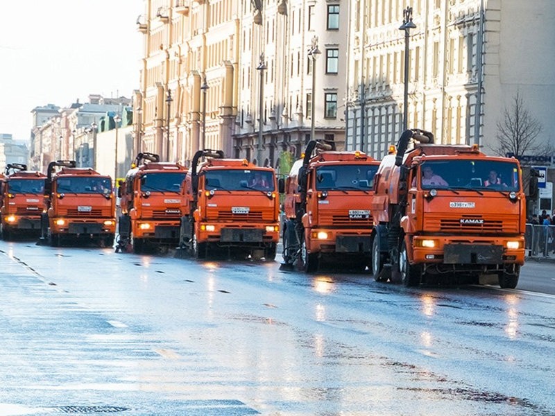  "Парад Собянина": СК изучит "нецелевое расходование средств" из-за парада коммунальной техники в Москве