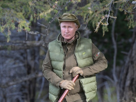 Одинокий Путин с посохом намекнул на свое будущее