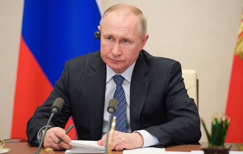 Путин и Макрон готовы к координации в возвращении граждан России и Франции на родину