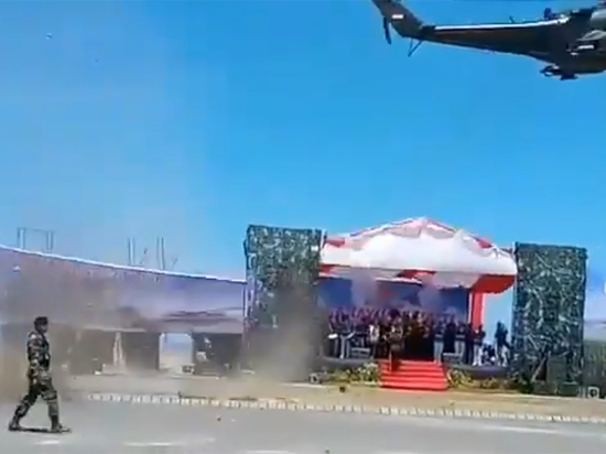 Конфуз с участием российского вертолета произошел на параде в Индонезии