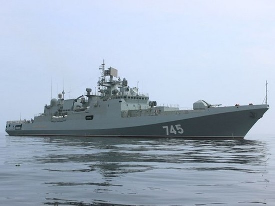 Британские СМИ назвали "Третьей мировой" поход российского фрегата в Азов